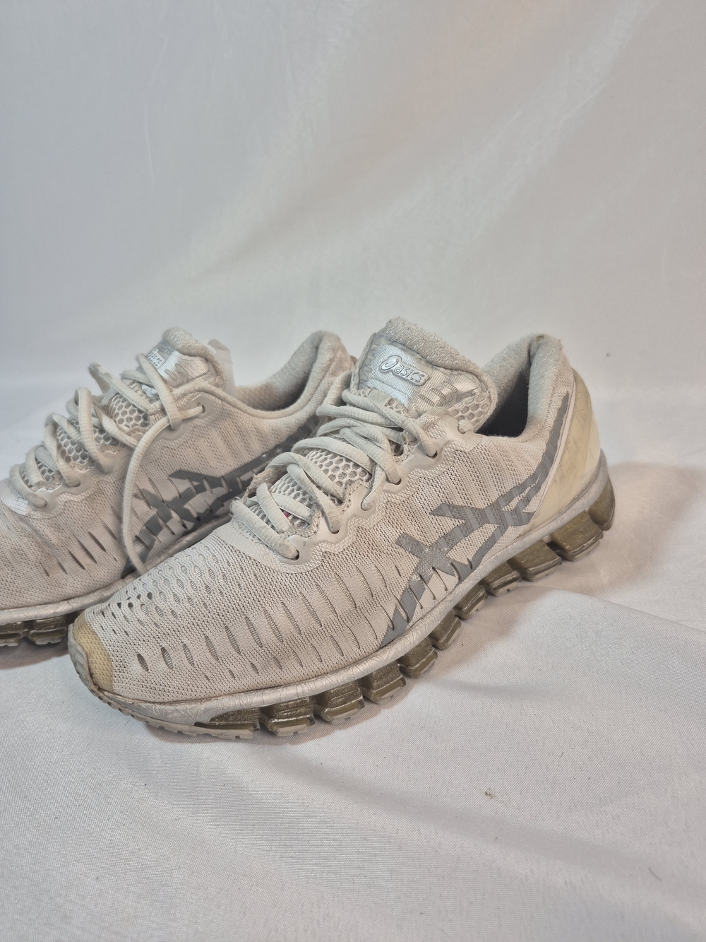 ASICS Gel-Quantum 360 ht gray mesh running sneakers with darker gray logo